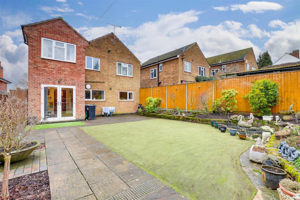 Redhill Road, Arnold, Nottinghamshire, NG5 8HB