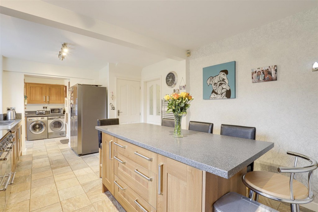 Redhill Road, Arnold, Nottinghamshire, NG5 8HB