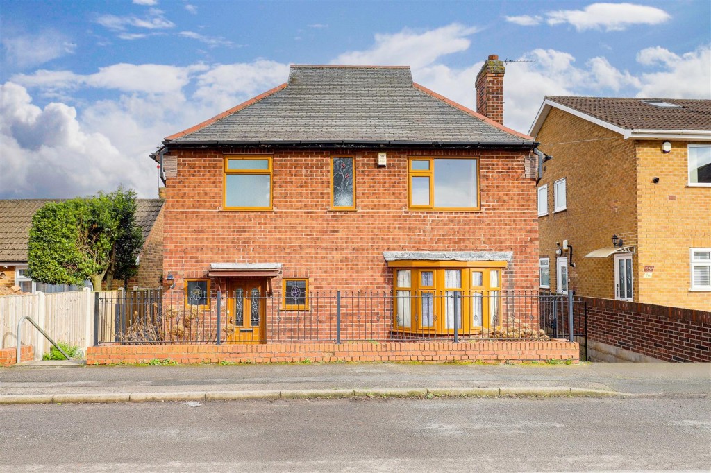 Hillview Road, Carlton, Nottinghamshire, NG4 1LD