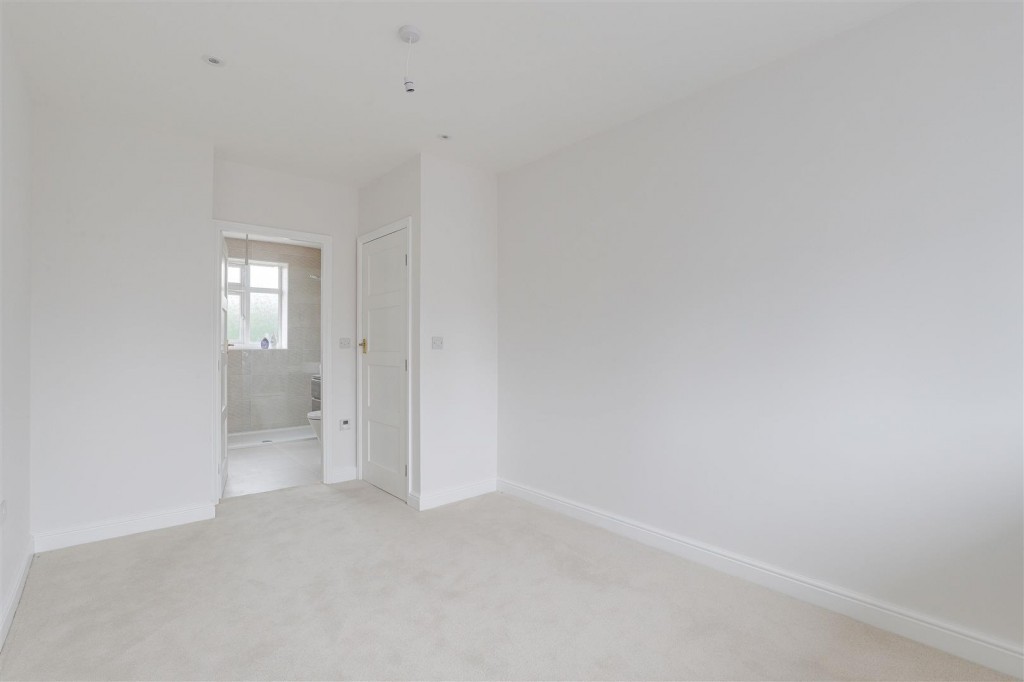 Russell Crescent, Wollaton, Nottinghamshire, NG8 2BQ