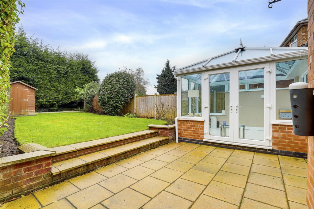 Russell Crescent, Wollaton, Nottinghamshire, NG8 2BQ