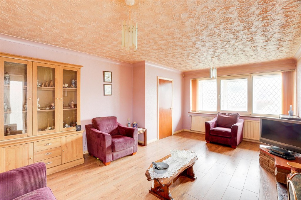 Stanthorne Close, Silverdale, Nottinghamshire, NG11 7DU