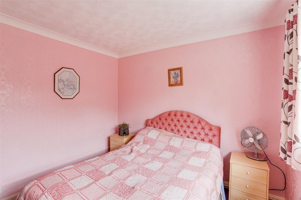 Stanthorne Close, Silverdale, Nottinghamshire, NG11 7DU