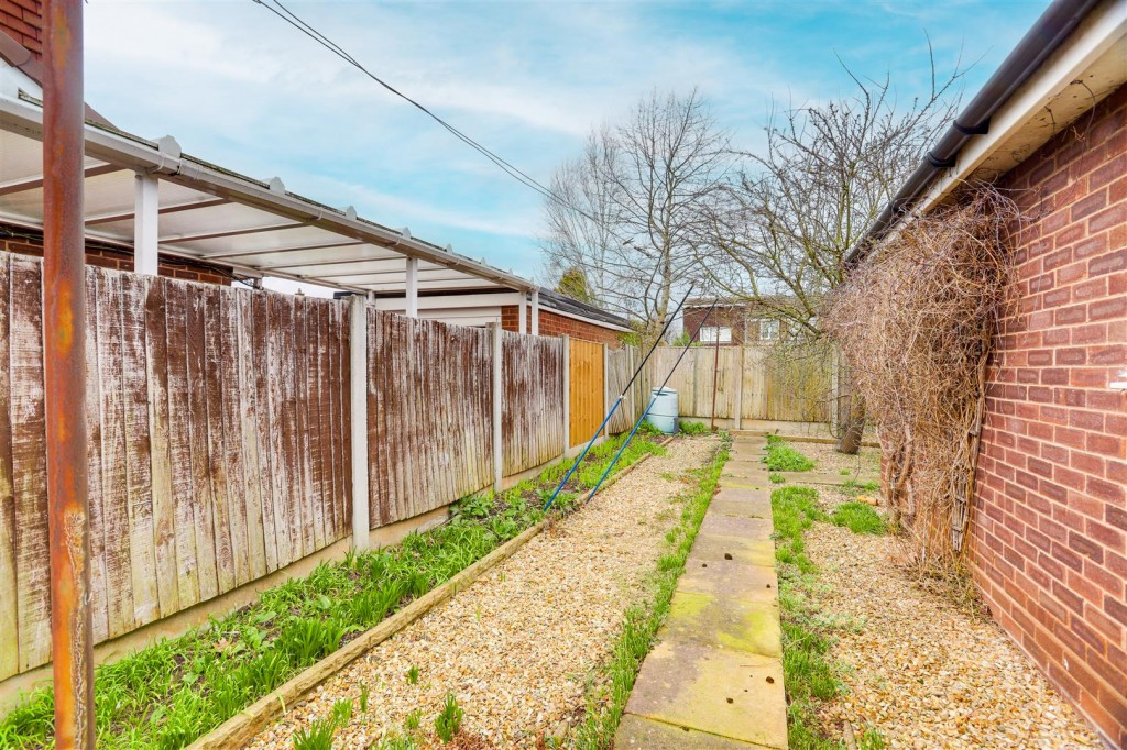 Stanthorne Close, Silverdale, Nottinghamshire, NG11 7DU
