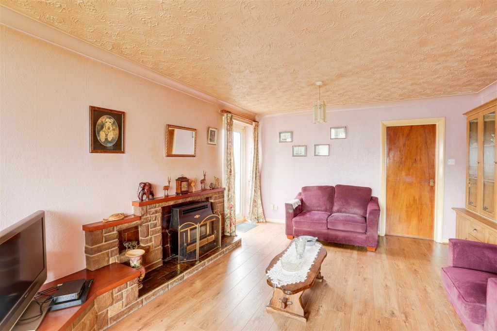 Stanthorne Close, Silverdale, Nottinghamshire, NG11 7DU