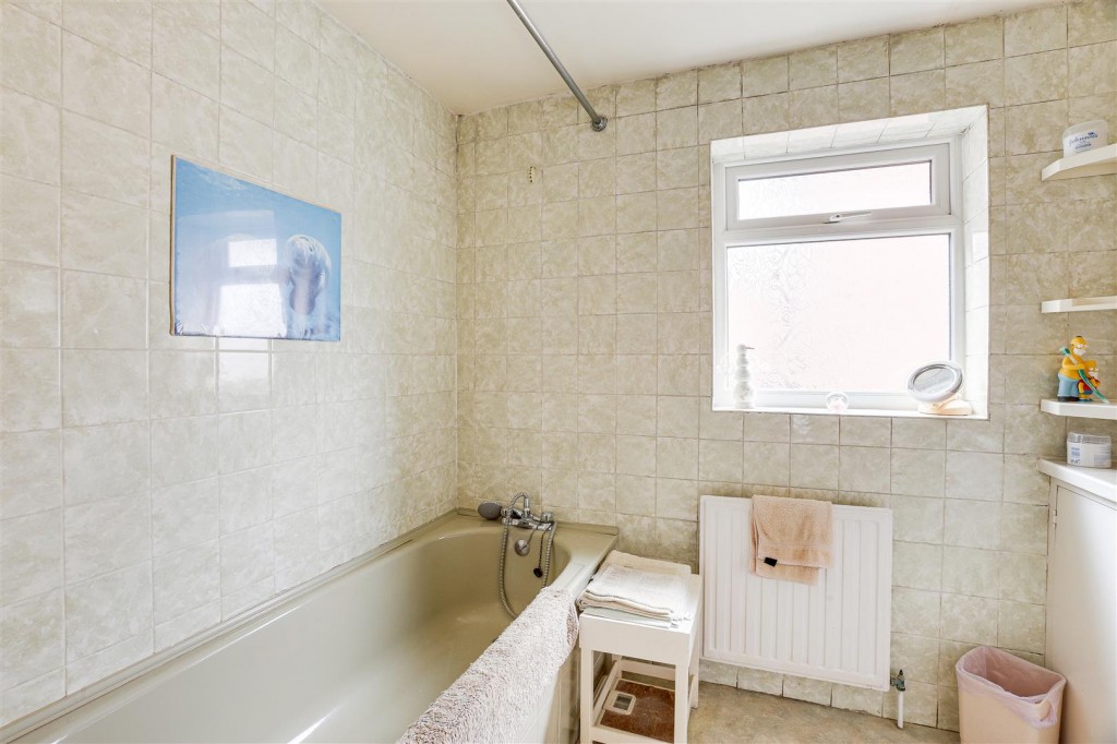 Hillside Road, Beeston, Nottinghamshire, NG9 3AY