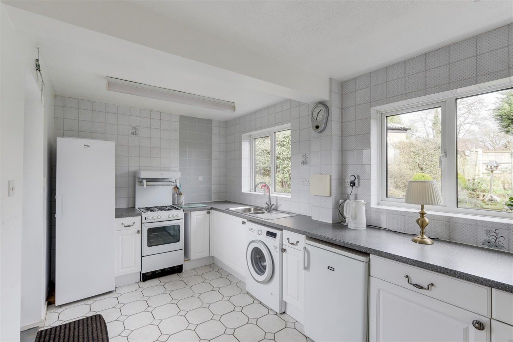 Burnside Drive, Bramcote, Nottinghamshire, NG9 3EE