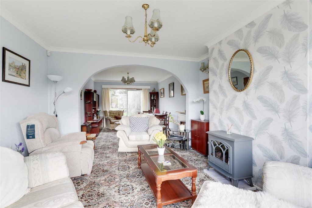 Burnside Drive, Bramcote, Nottinghamshire, NG9 3EE
