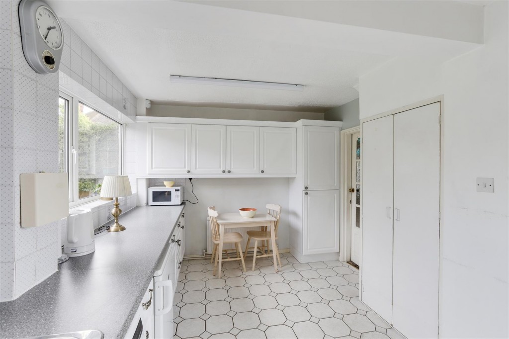 Burnside Drive, Bramcote, Nottinghamshire, NG9 3EE