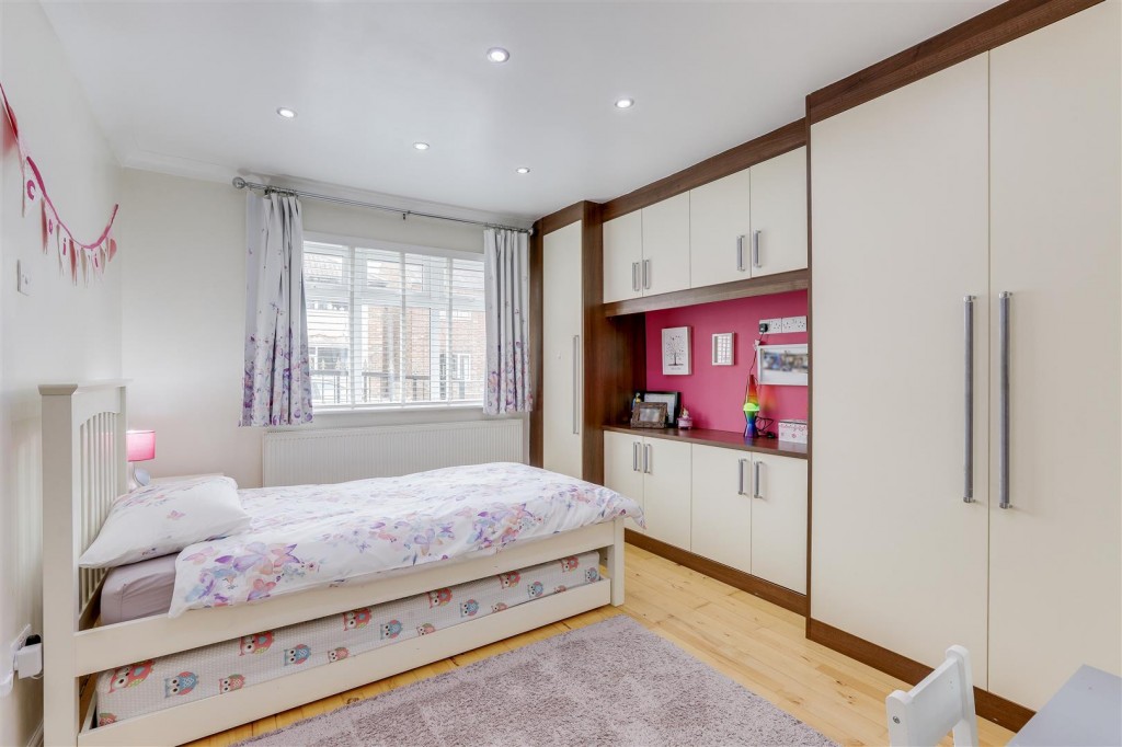 Woodland Avenue, Breaston, Derbyshire, DE72 3AN