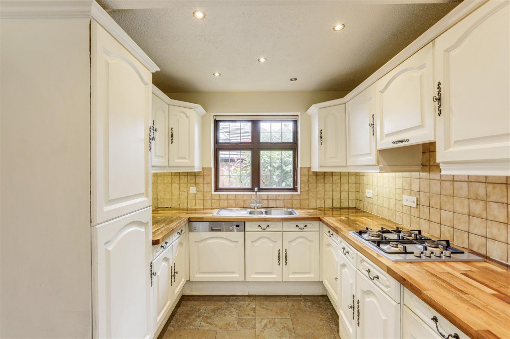 Lyndhurst Gardens, West Bridgford, Nottingham