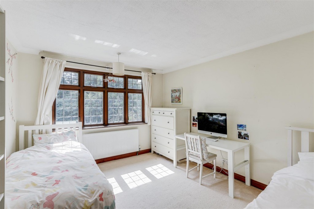 Lyndhurst Gardens, West Bridgford, Nottingham