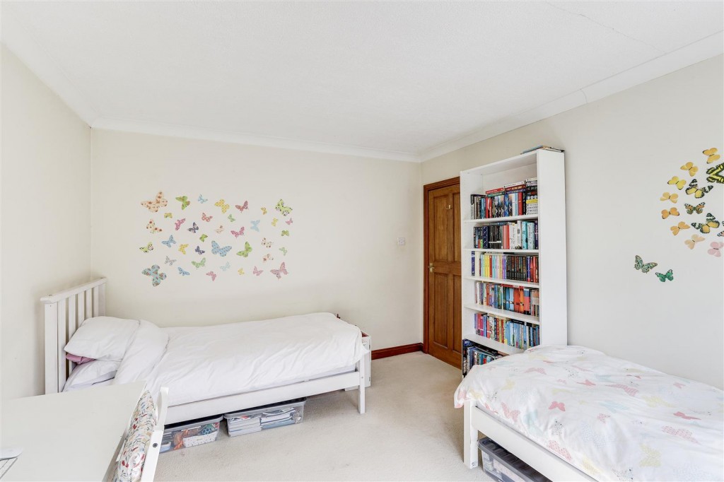 Lyndhurst Gardens, West Bridgford, Nottingham