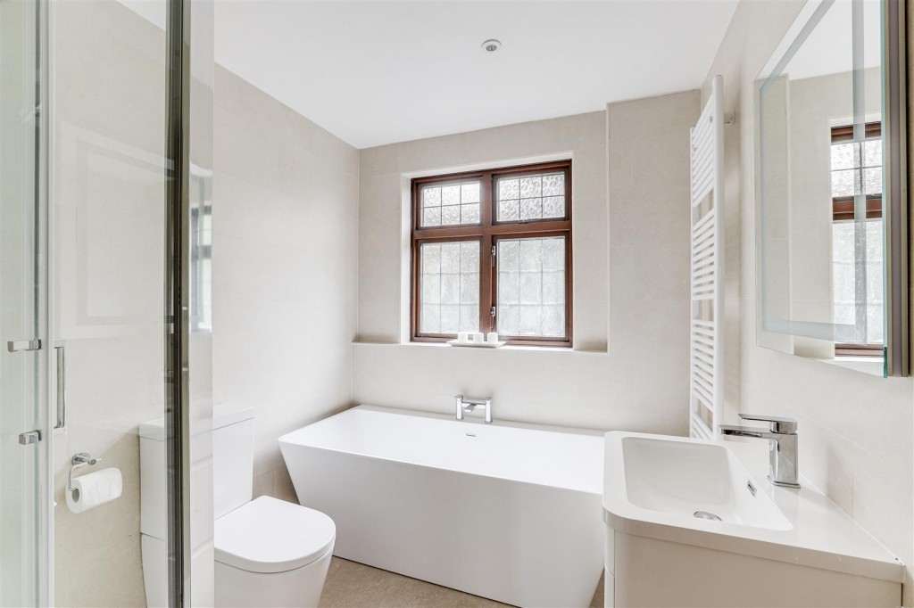 Lyndhurst Gardens, West Bridgford, Nottingham
