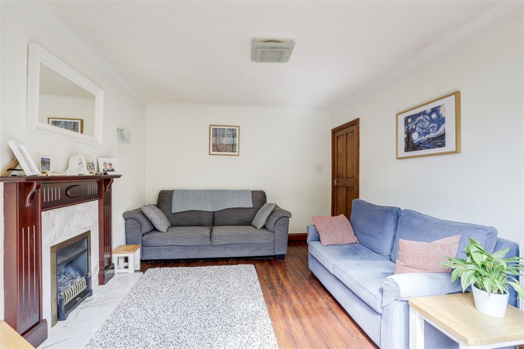 Lyndhurst Gardens, West Bridgford, Nottingham