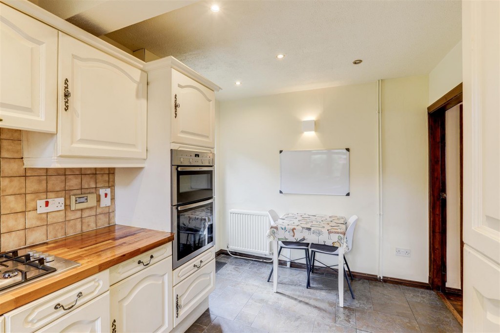 Lyndhurst Gardens, West Bridgford, Nottingham