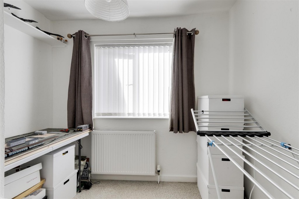 Bestwood Lodge Drive, Arnold, Nottinghamshire, NG5 8NE