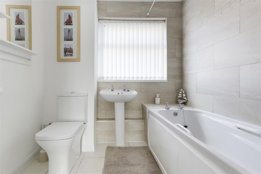 Bestwood Lodge Drive, Arnold, Nottinghamshire, NG5 8NE