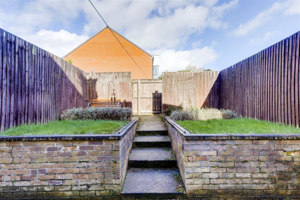 Bestwood Lodge Drive, Arnold, Nottinghamshire, NG5 8NE