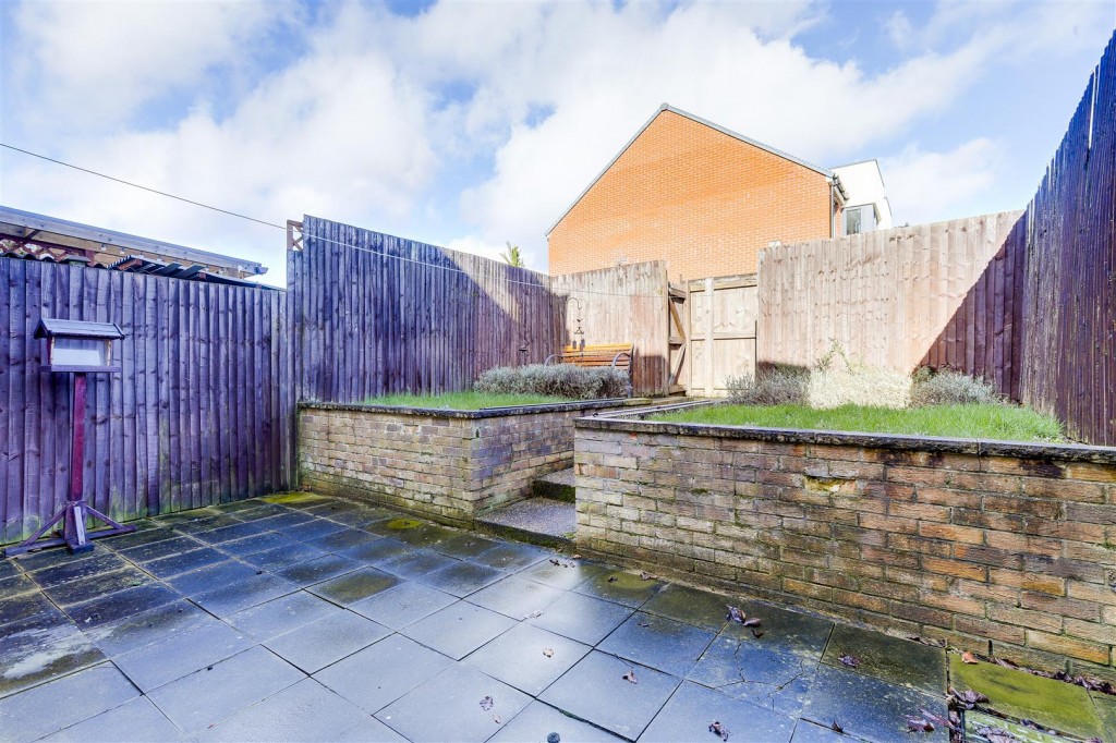 Bestwood Lodge Drive, Arnold, Nottinghamshire, NG5 8NE