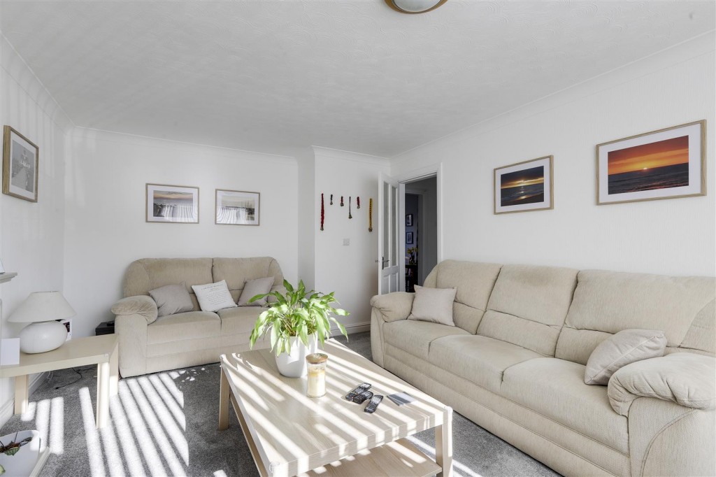 Bestwood Lodge Drive, Arnold, Nottinghamshire, NG5 8NE