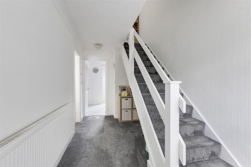 Bestwood Lodge Drive, Arnold, Nottinghamshire, NG5 8NE