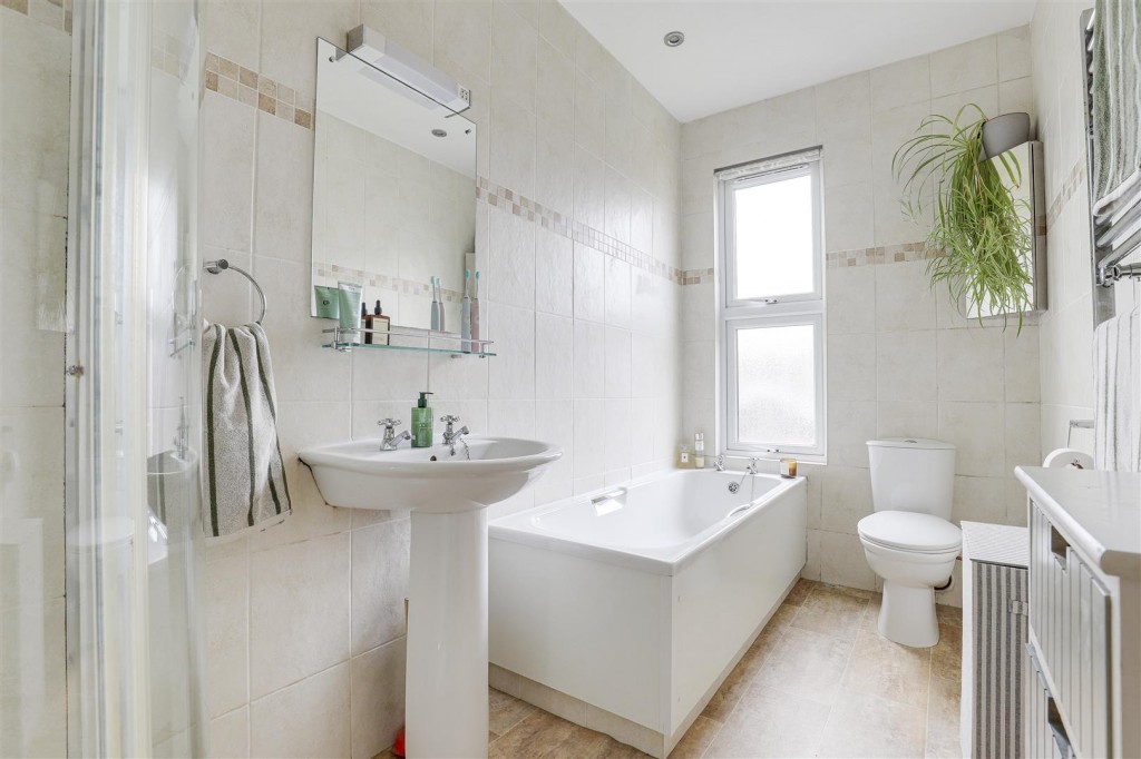 Midland Cottages, West Bridgford, Nottinghamshire, NG2 6BH