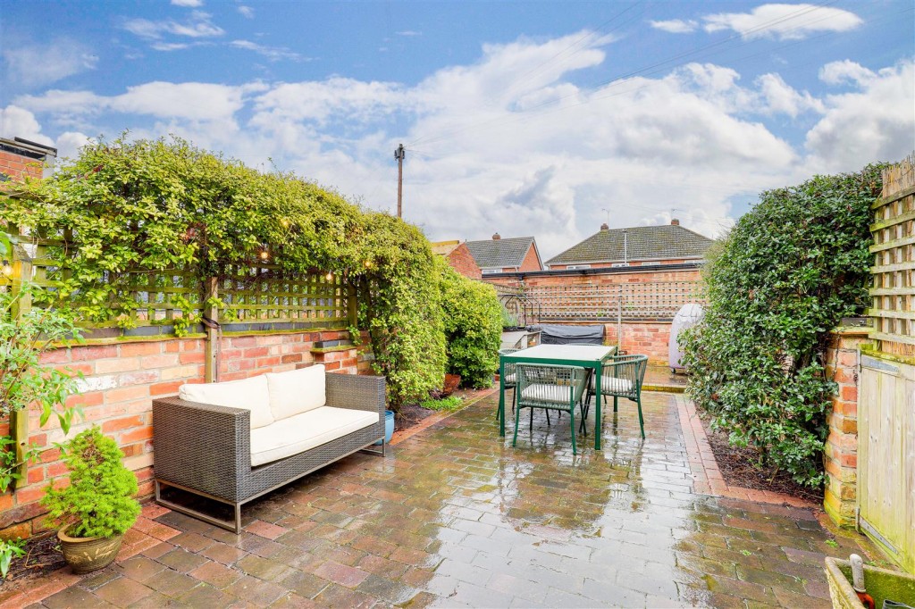 Midland Cottages, West Bridgford, Nottinghamshire, NG2 6BH