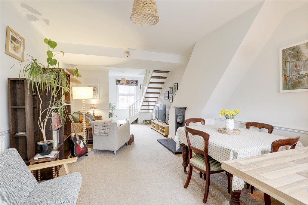 Midland Cottages, West Bridgford, Nottinghamshire, NG2 6BH