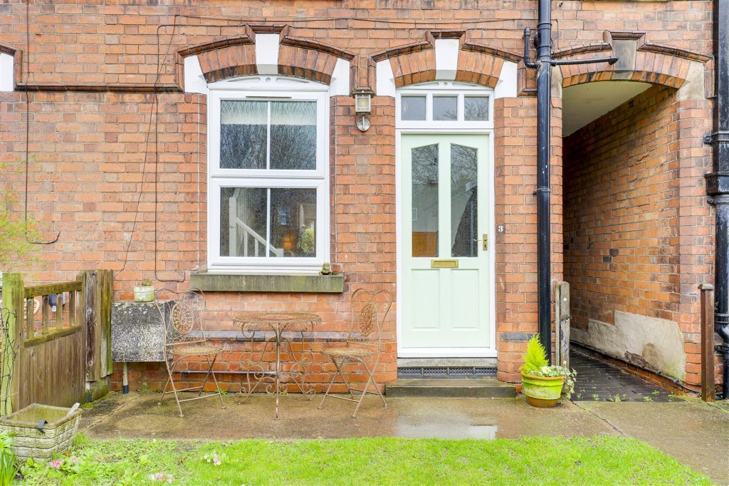Midland Cottages, West Bridgford, Nottinghamshire, NG2 6BH