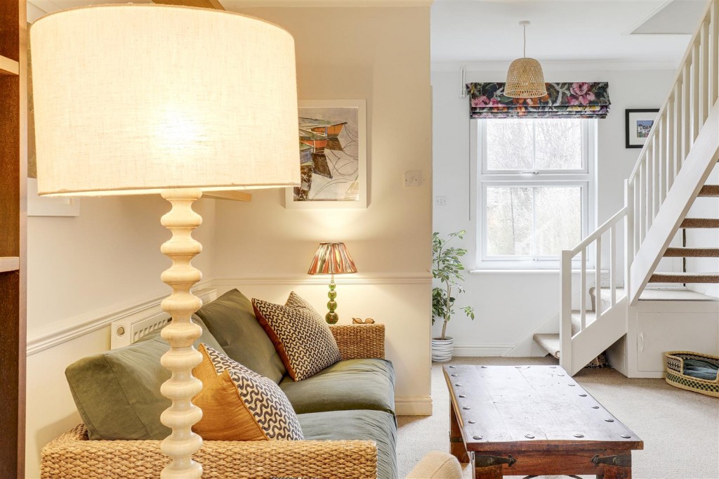Midland Cottages, West Bridgford, Nottinghamshire, NG2 6BH