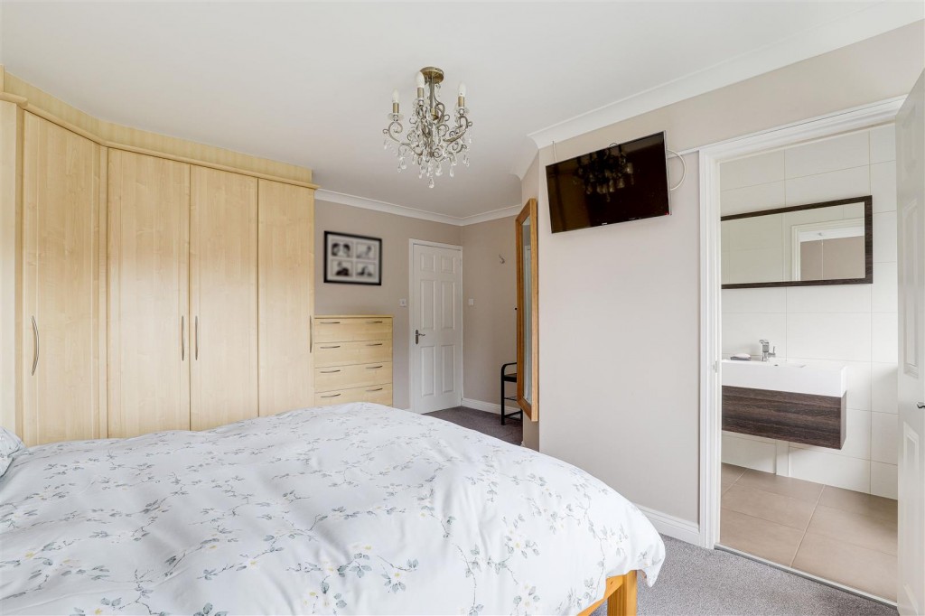 Loughborough Road, West Bridgford, Nottinghamshire, NG2 7EH