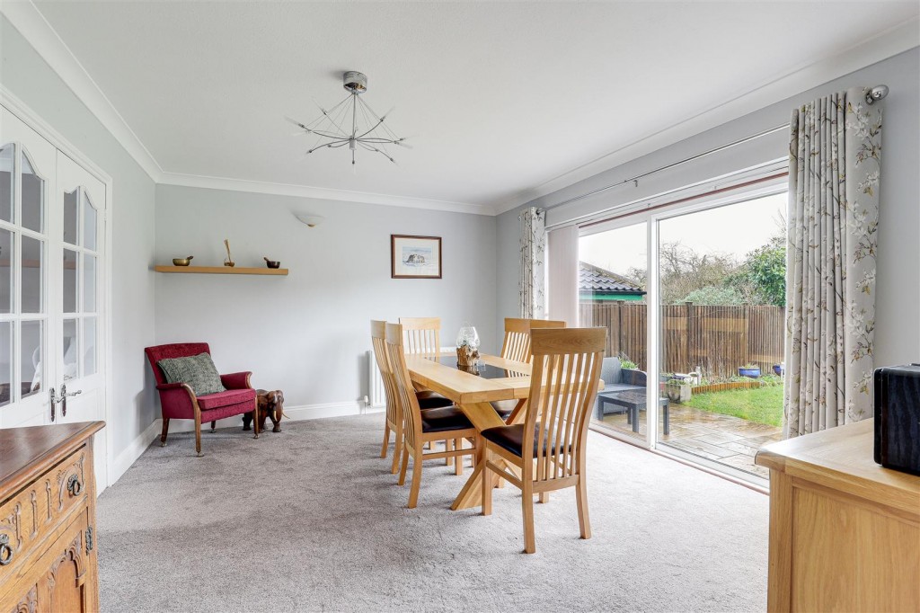 Loughborough Road, West Bridgford, Nottinghamshire, NG2 7EH