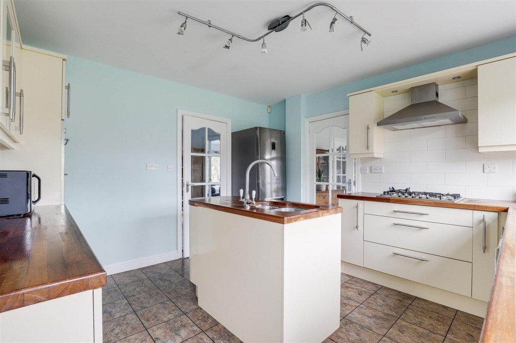 Loughborough Road, West Bridgford, Nottinghamshire, NG2 7EH