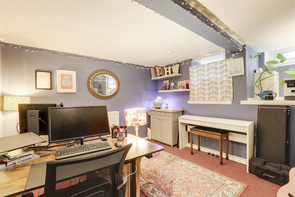 Church Drive, Carrington, Nottinghamshire, NG5 2BA