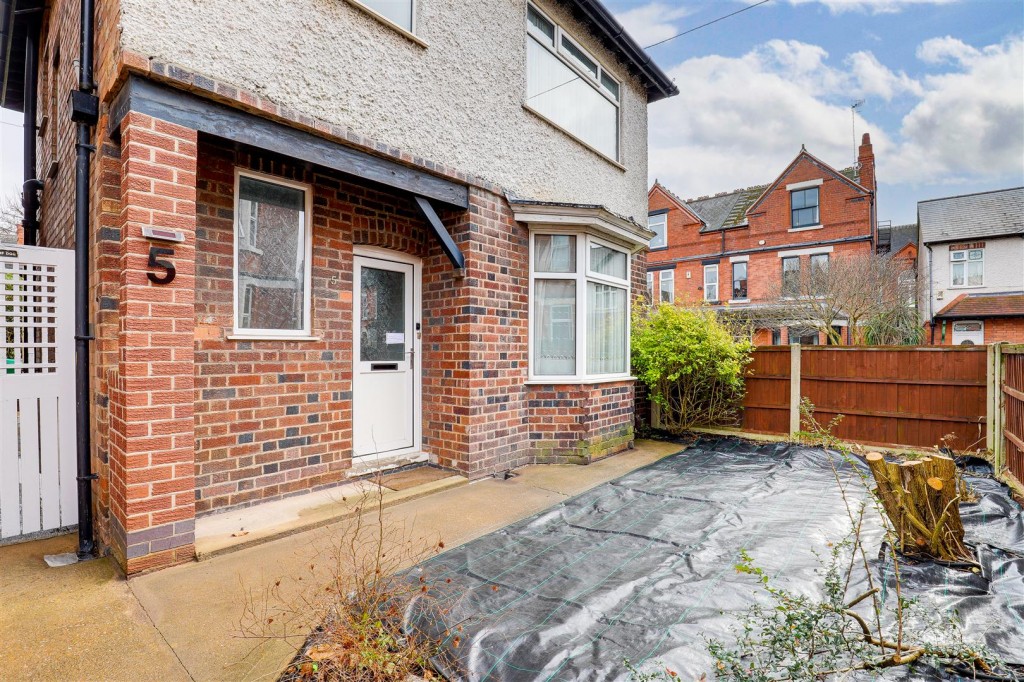 Ash Villas, Carrington, Nottinghamshire, NG5 1BN