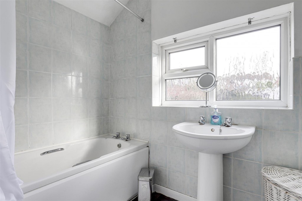 Ramsey Drive, Arnold, Nottinghamshire, NG5 6QQ