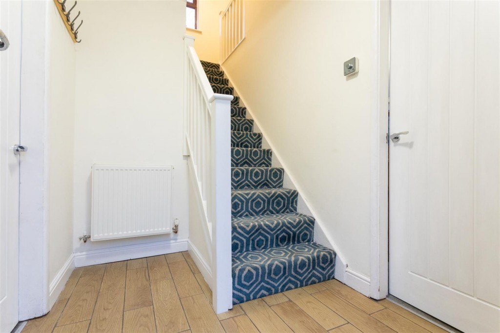 Redcar Close, Gedling, Nottinghamshire, NG4 4EW