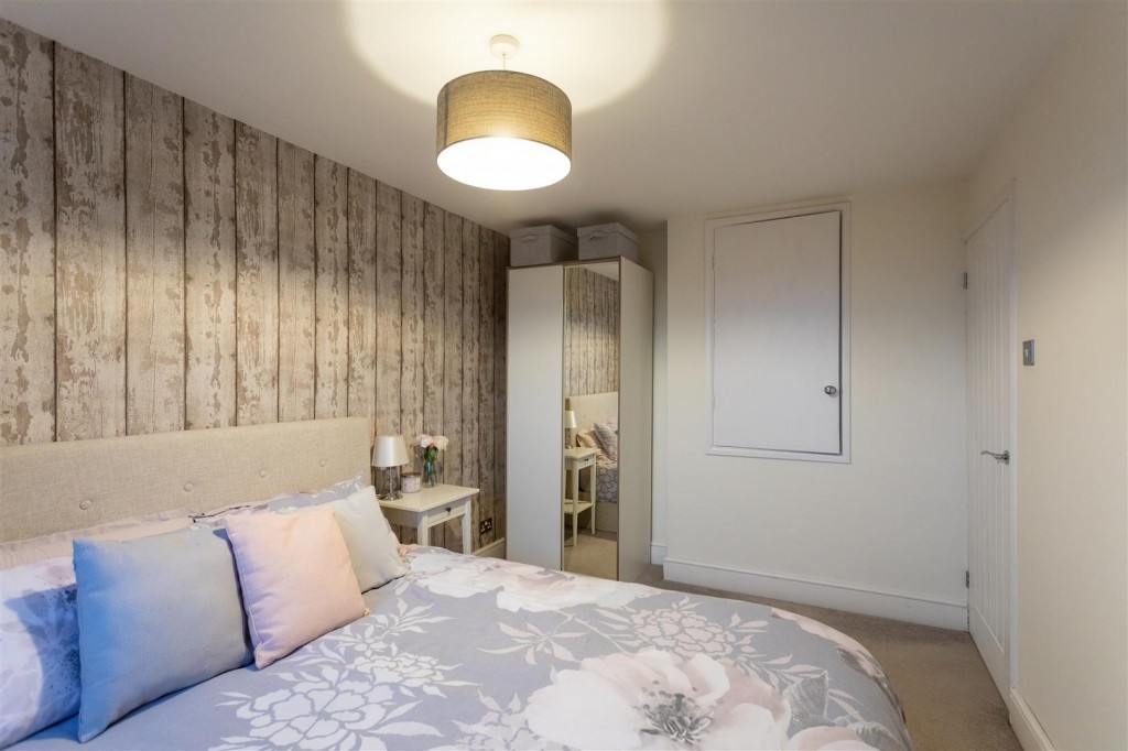 Redcar Close, Gedling, Nottinghamshire, NG4 4EW