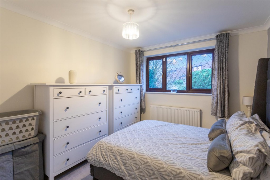 Redcar Close, Gedling, Nottinghamshire, NG4 4EW