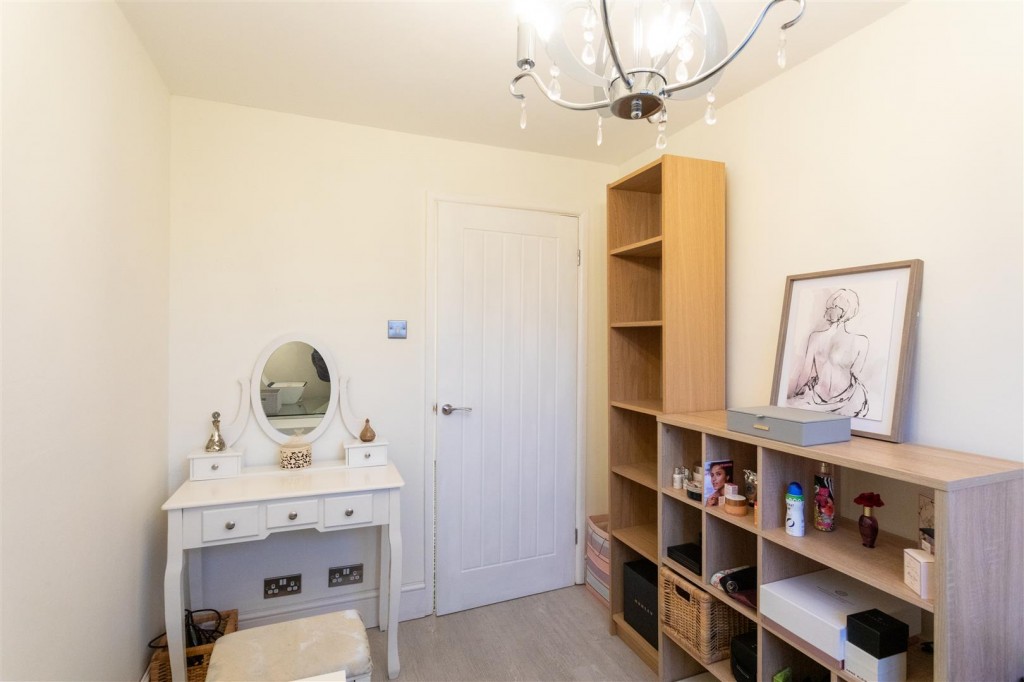 Redcar Close, Gedling, Nottinghamshire, NG4 4EW