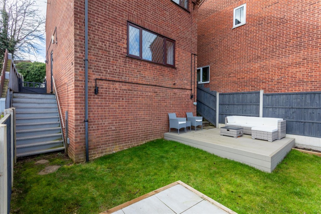 Redcar Close, Gedling, Nottinghamshire, NG4 4EW