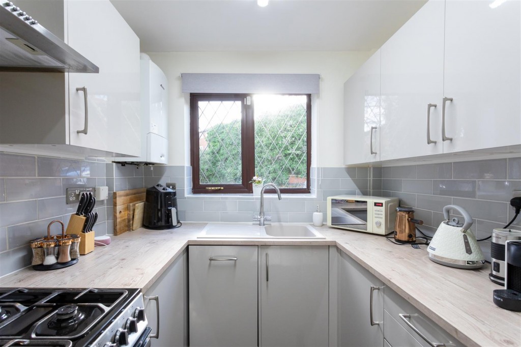 Redcar Close, Gedling, Nottinghamshire, NG4 4EW