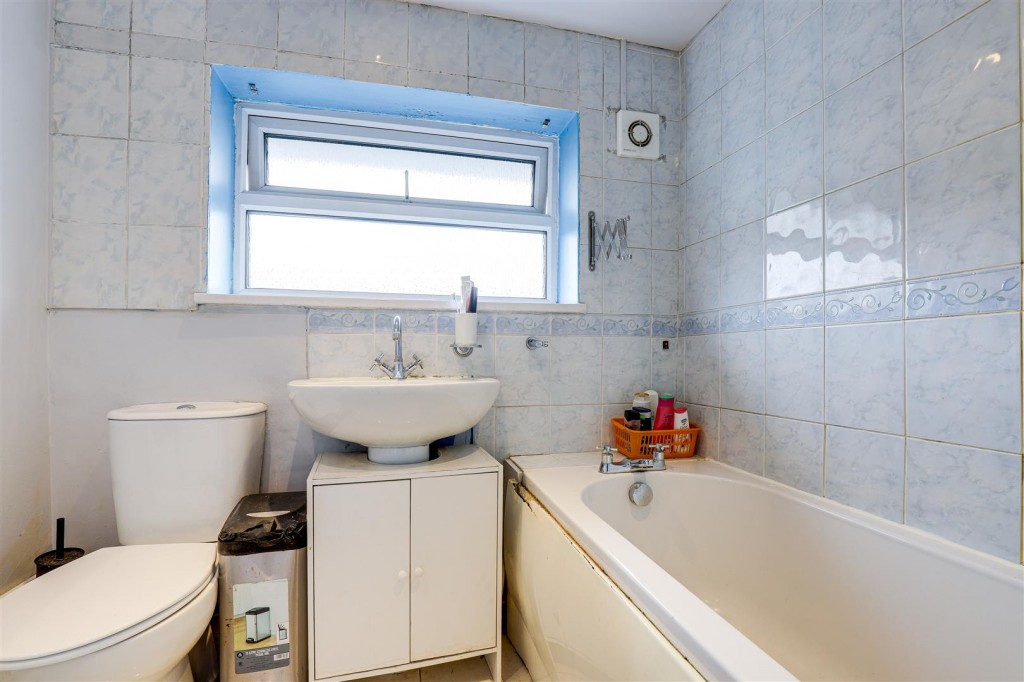 Bostock Lane, Long Eaton, Derbyshire, NG10 4EH