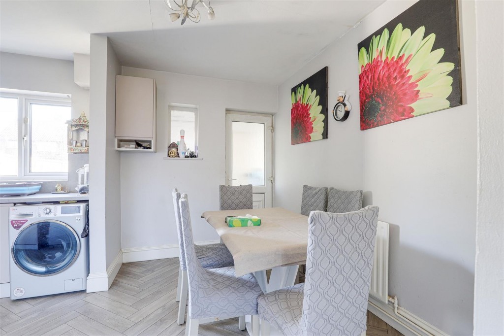 Bostock Lane, Long Eaton, Derbyshire, NG10 4EH