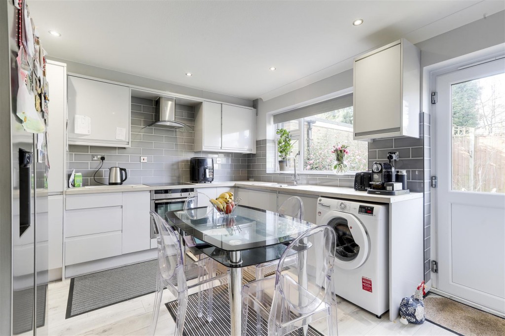 Wykes Avenue, Gedling, Nottinghamshire, NG4 4DF