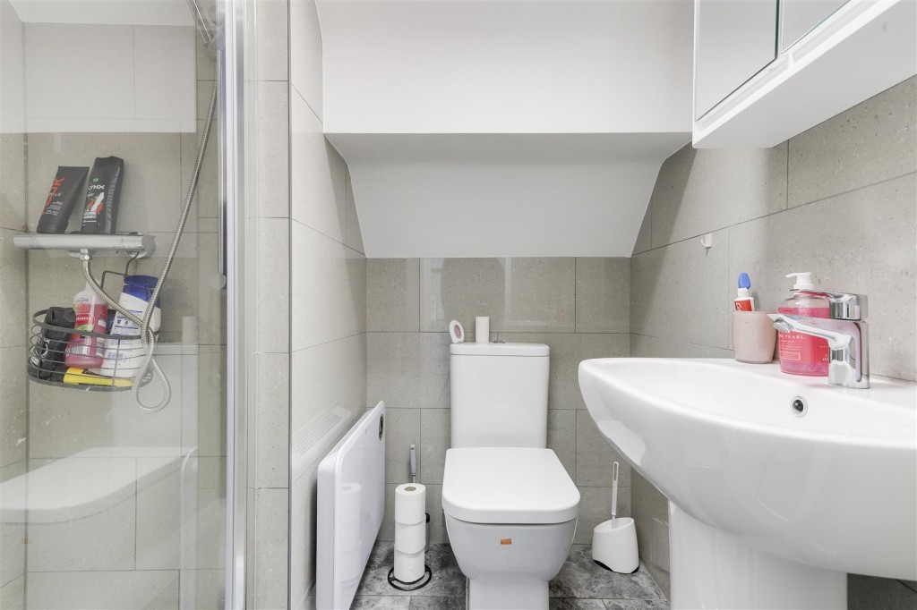 Wykes Avenue, Gedling, Nottinghamshire, NG4 4DF