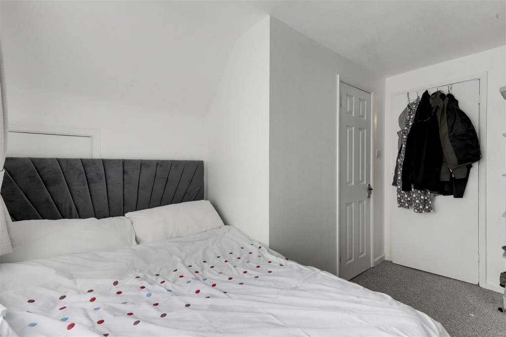 Wykes Avenue, Gedling, Nottinghamshire, NG4 4DF