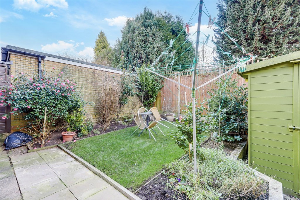 Wykes Avenue, Gedling, Nottinghamshire, NG4 4DF