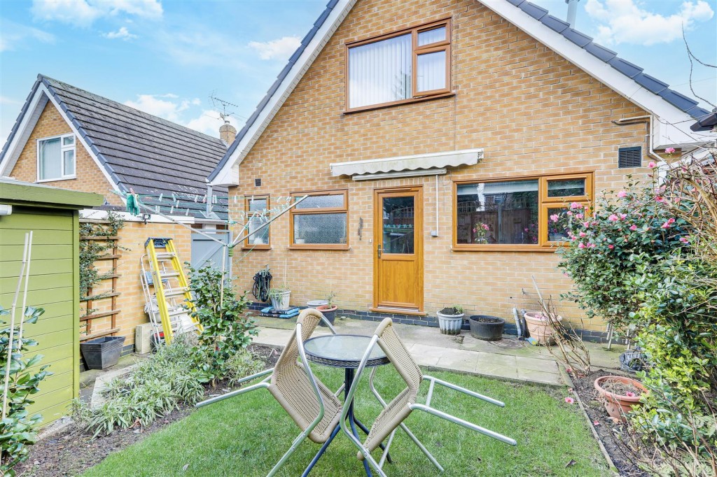 Wykes Avenue, Gedling, Nottinghamshire, NG4 4DF